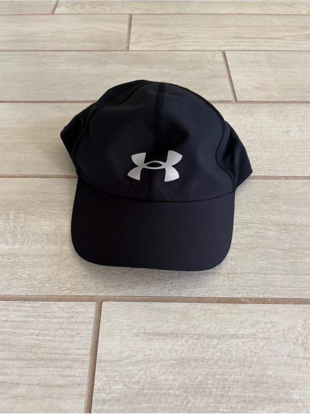 Under Armour Women’s Black Hat with Silver Logo